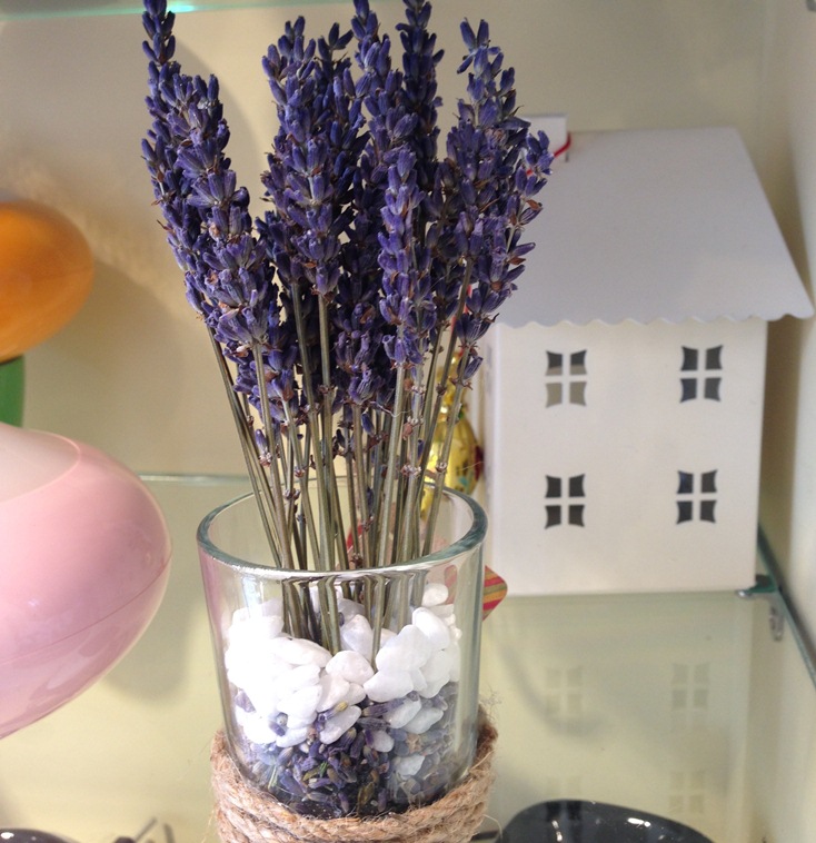 Lọ hoa Lavender thơm dịu nhẹ, mùi thơm tự nhiên
